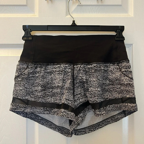 Lululemon Pace Perfect Shorts (3") Air Time White Black / Black - Picture 5 of 7